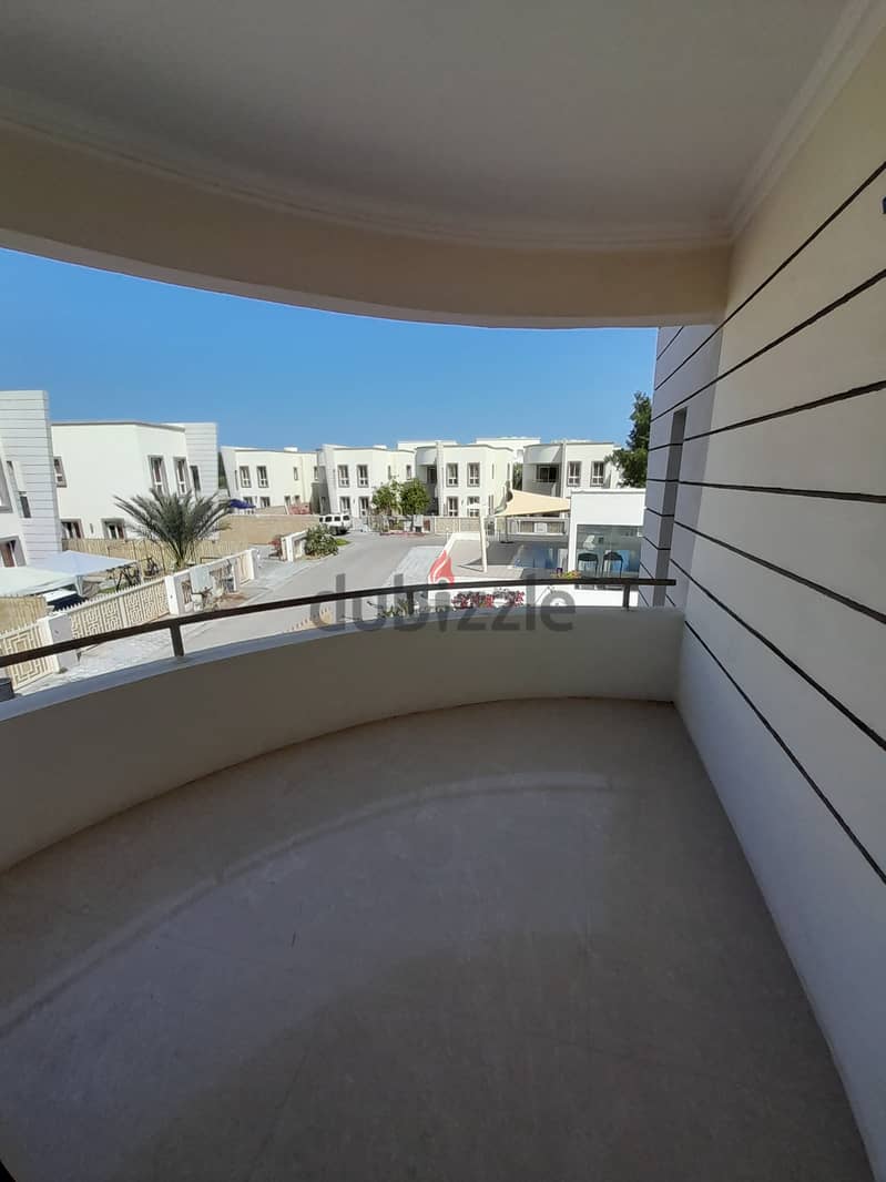 "SR-RH-737 Villa for Rent in Al Hail North – Inside a Secure Compound 2