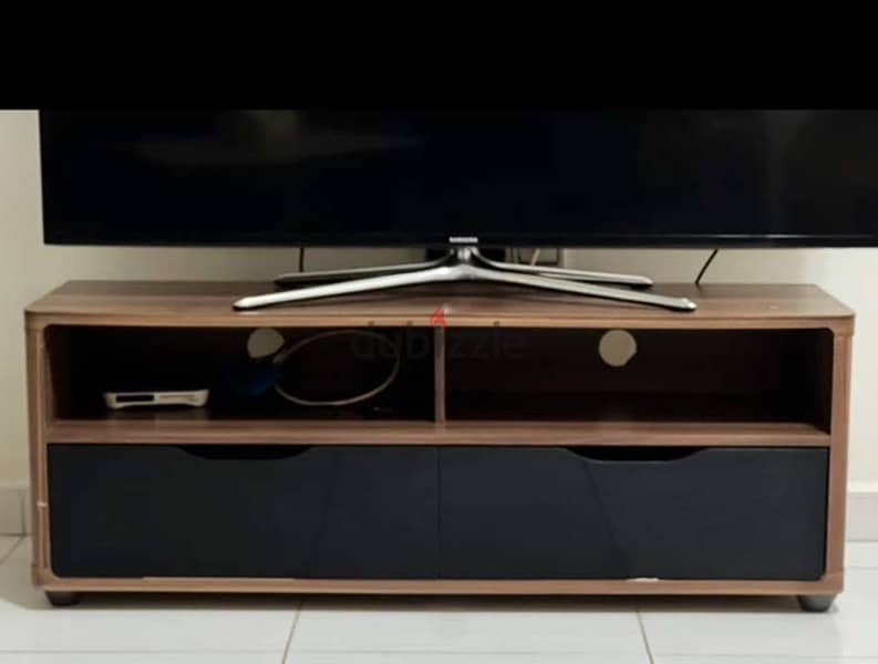 tv table طاولة تلفزيون شبه جديده 1