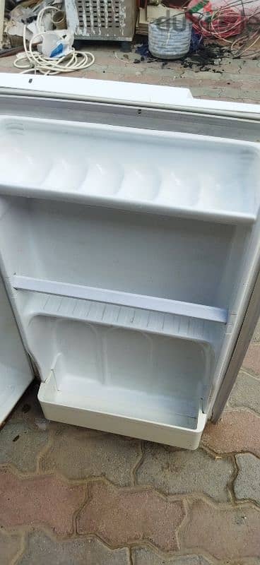 freezer . call 99062704 3