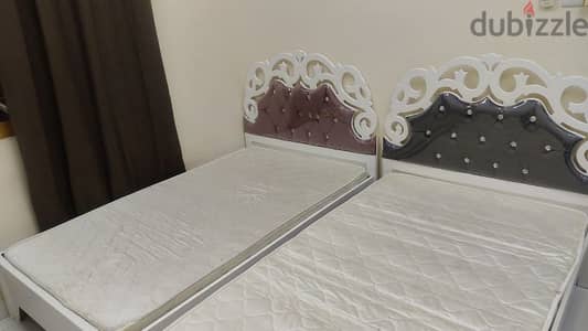 furniture for sale bed with 3 mattress and smart TV gas burner