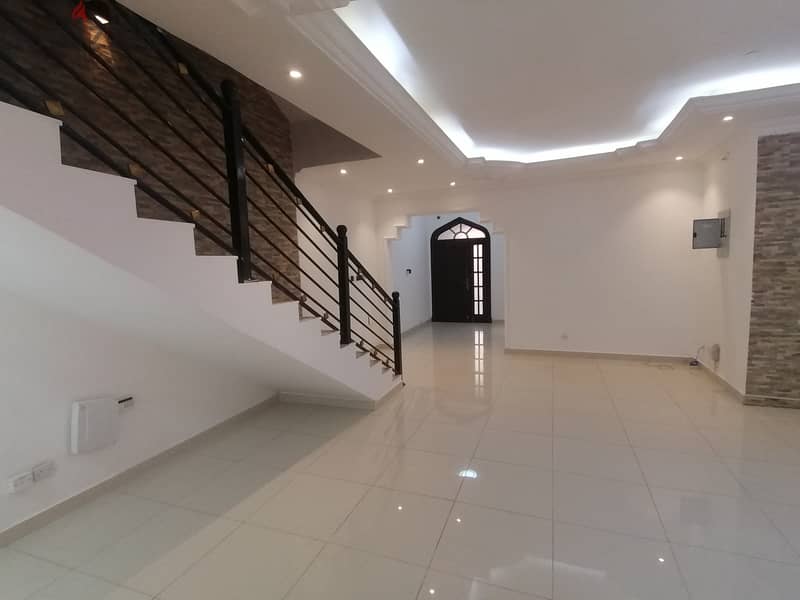 توين فيلا العــذيبة Twin Villa  for Rent In Al Azibah 7