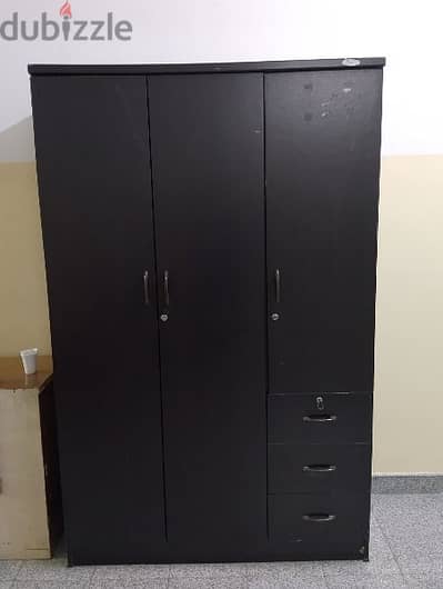 cabinet for sale 3 dor best condition applied for only 35 riyal