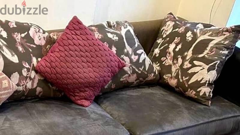 Sofa urgent sale 1