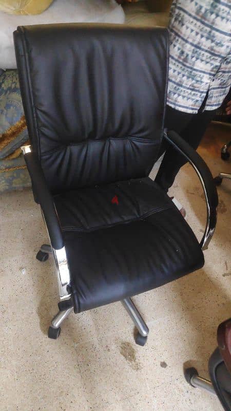 Big Manager New and Used Chairs Quantity available Clearance Sale 5