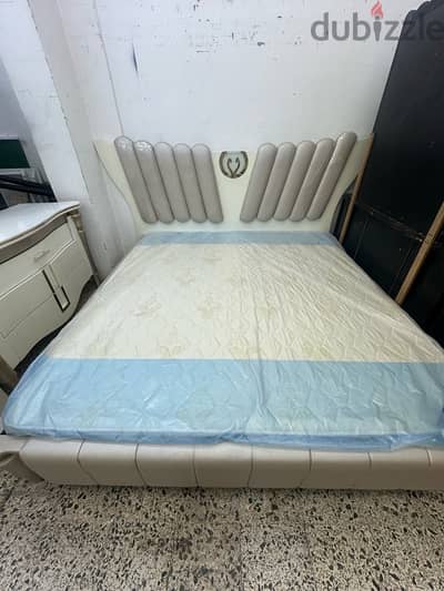 Bedroom set for sale with free delivery