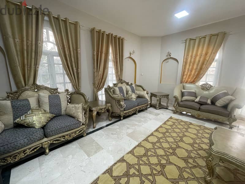 Golden opportunity to rent large apartment in distinguished, quiet and 17