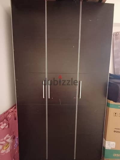 urgent sale 3 door cupboard big size