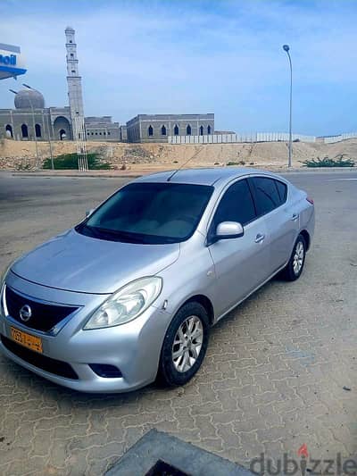 Nissan Sunny 2012