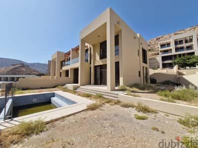 3 BR + Maid’s Room Stunning Villa – Muscat Bay with Swimming Pool