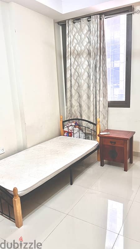 Single Room for Executive Bachelors ( only South Indian) 1