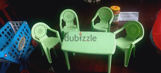 toy table and chairs