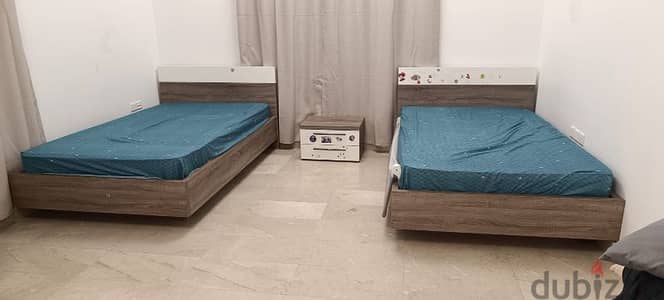 Full bedroom set in excellent condition for sale