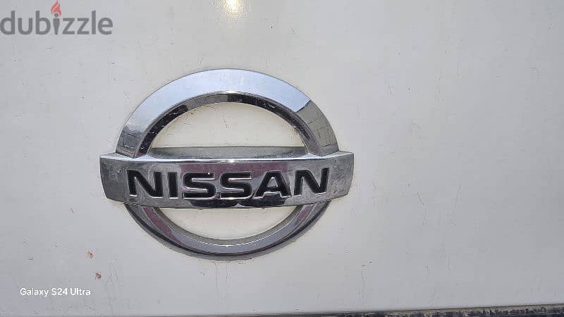 NISSAN URVAN BACK SIDE GLASS 2