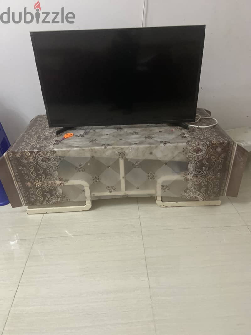 Center Table/ TV stand on affordable price (TV not for sale) 0