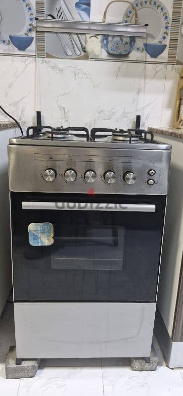 Oven. stove very good condition 3