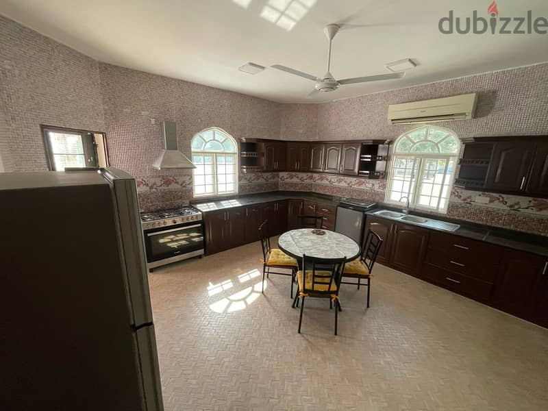 ‎ Golden opportunity to rent large apartment in a distinguished, quiet 17