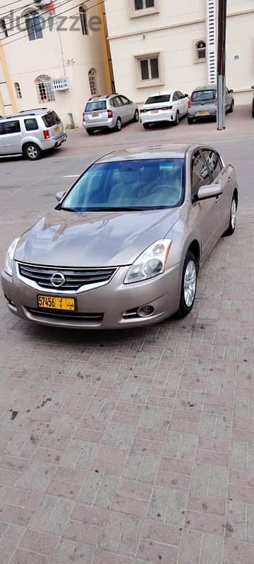 Nissan Altima 2012 . Expart used . Excellent Condition