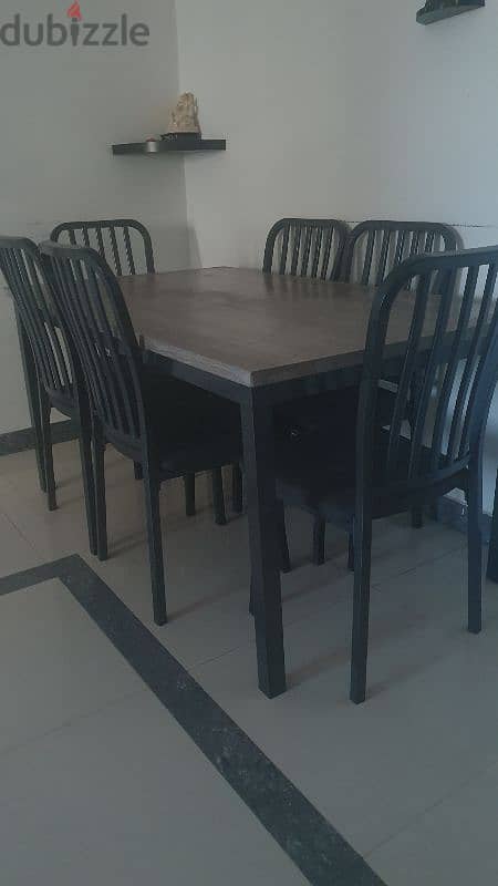 Dinning table 0