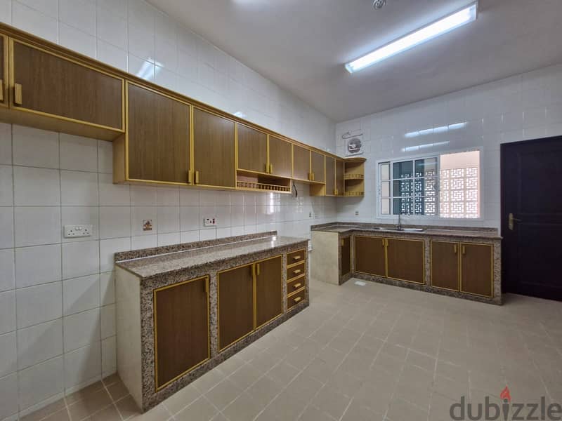 3 BR Lovely Villa in Qurum 4