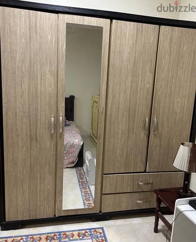 4 door cupboard in good condition