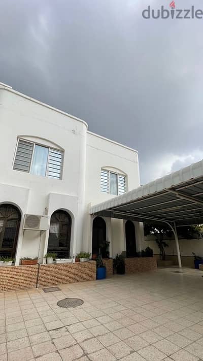 Villa for sale in Hail north فيلا للبيع في الحيل الشماليه