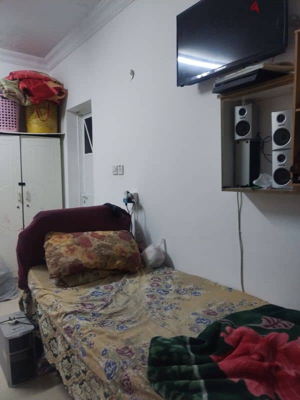 only bechlor room for rent 5