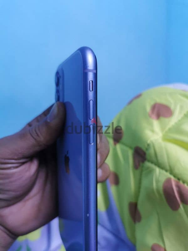 urgent sell iPhone 11 4