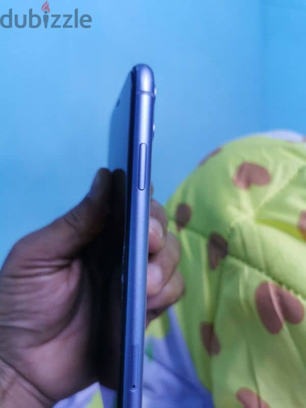 urgent sell iPhone 11 5