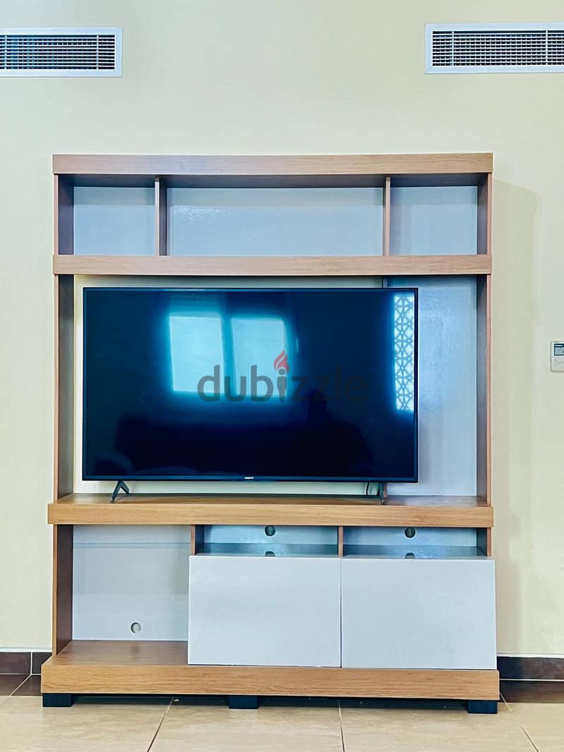 TV STAND UP TO 55 INCHES TV 1