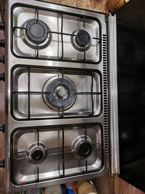 5 stove top gas oven, with rotary action oven. URGENT SALE 2