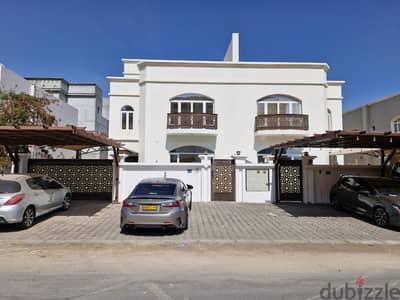 6 BR Spacious Villa for Rent – Mawaleh, Near Al Mouj