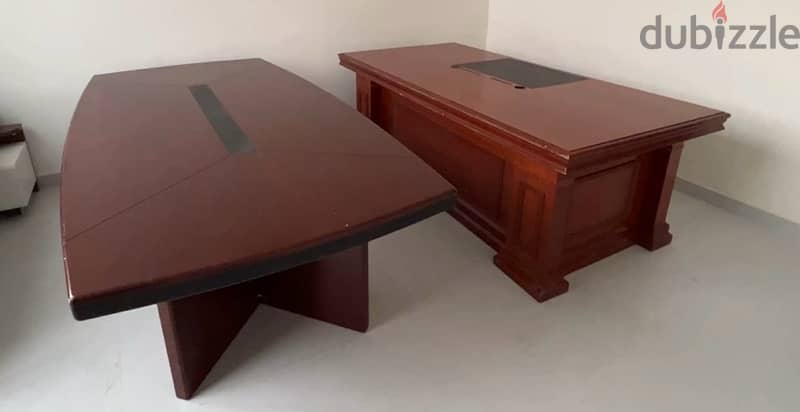 كراسي وطالولات مكاتب للبيع بسعر جداً ممتاز  ‏Sale office Tables 3