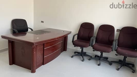 كراسي وطالولات مكاتب للبيع بسعر جداً ممتاز  ‏Sale office Tables