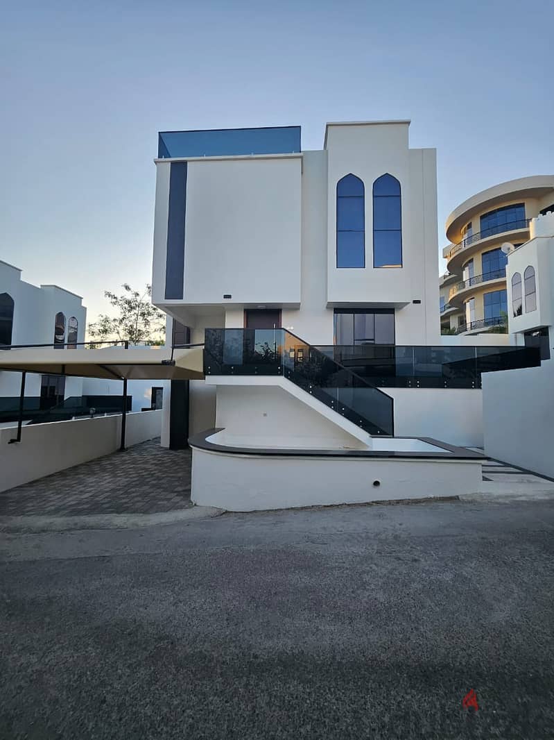 4 BHK Furnished luxury villa In Qurum gfh 2