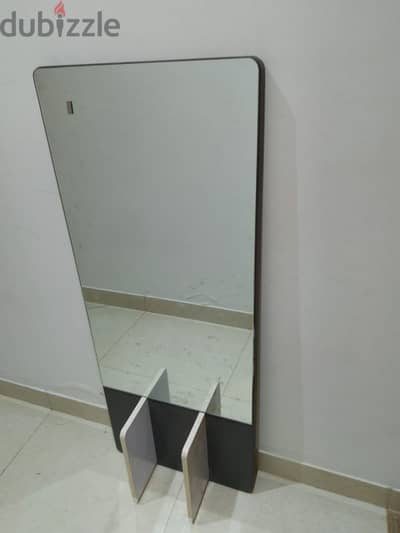 Standing mirror