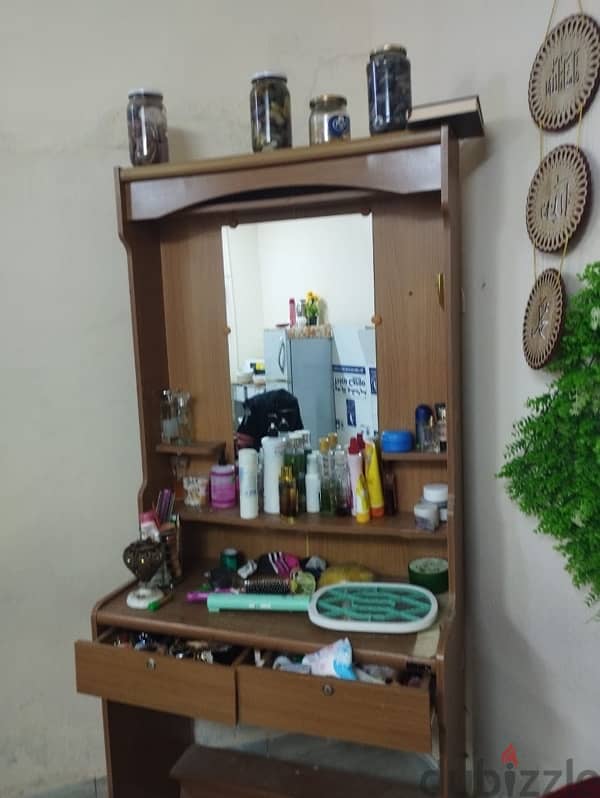 dressing table and side table for sale 0