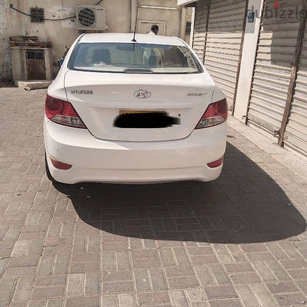 Hyundai Accent 2012 what's app number 71528786 0