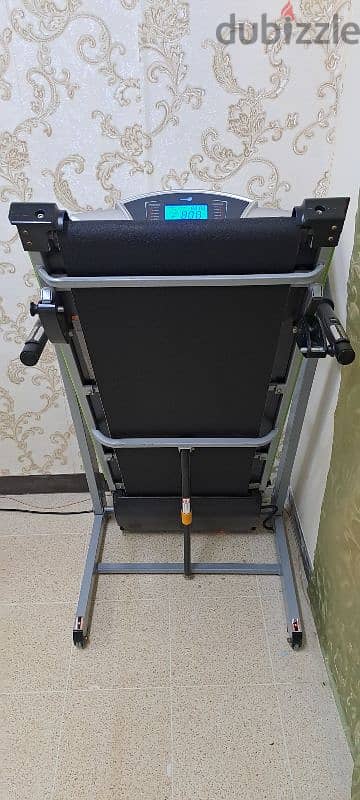 Treadmill Very Good Condition Like new (Can be Delivere also) 5