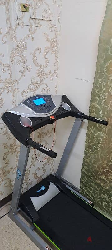 Treadmill Very Good Condition Like new (Can be Delivere also) 9