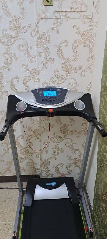 Treadmill Very Good Condition Like new (Can be Delivere also) 18