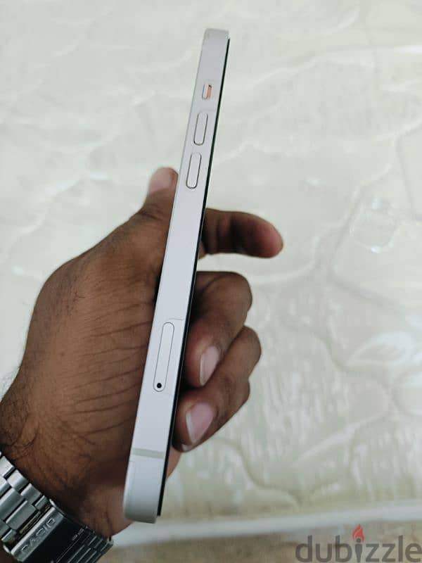 iphone 13- 128 GB white color 6