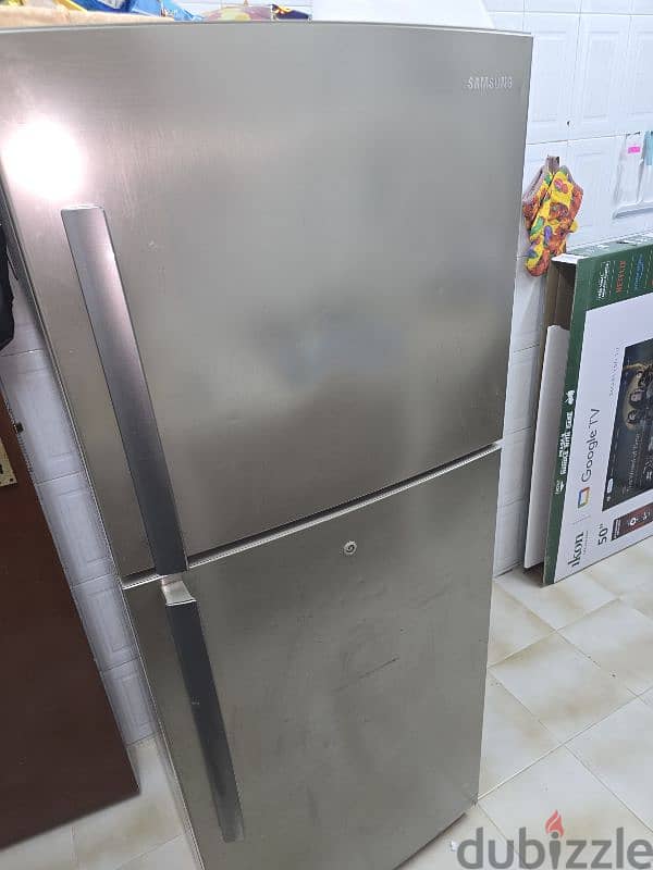 urgent sale Samsung refrigerator 75 omr 5