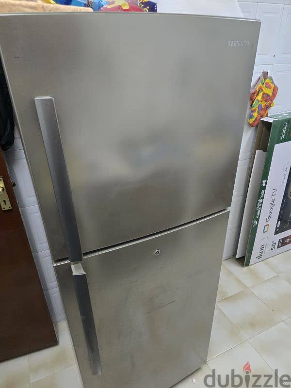 urgent sale Samsung refrigerator 75 omr 6