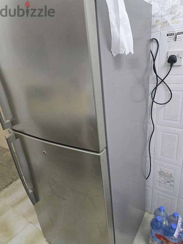 urgent sale Samsung refrigerator 75 omr 7