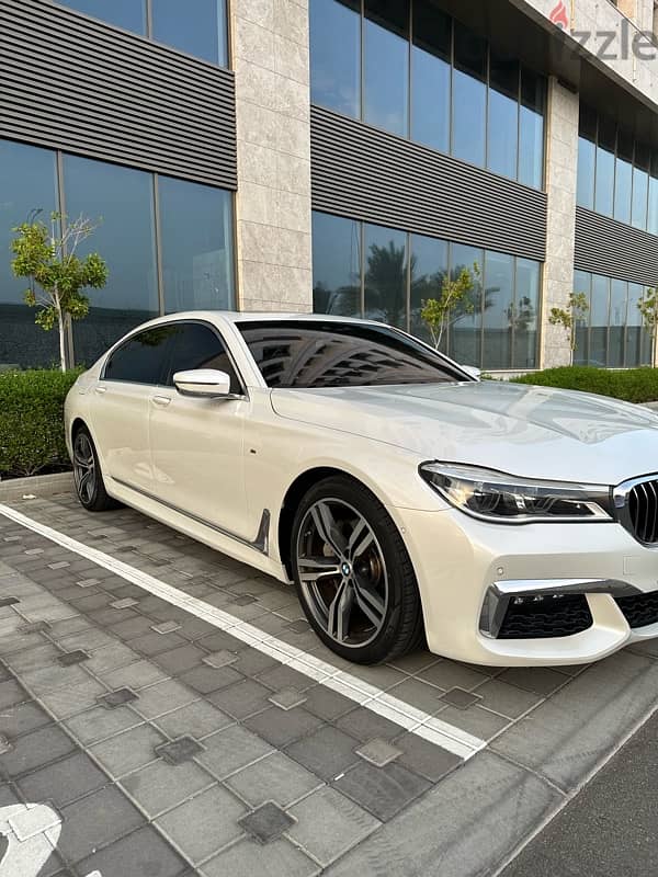 BMW 7-Series 2017 0