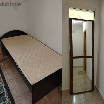 single bed with miror