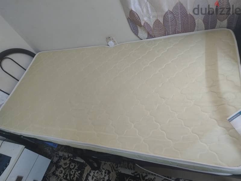 Single Iron Bed Includint Mattress In jiffnin 1