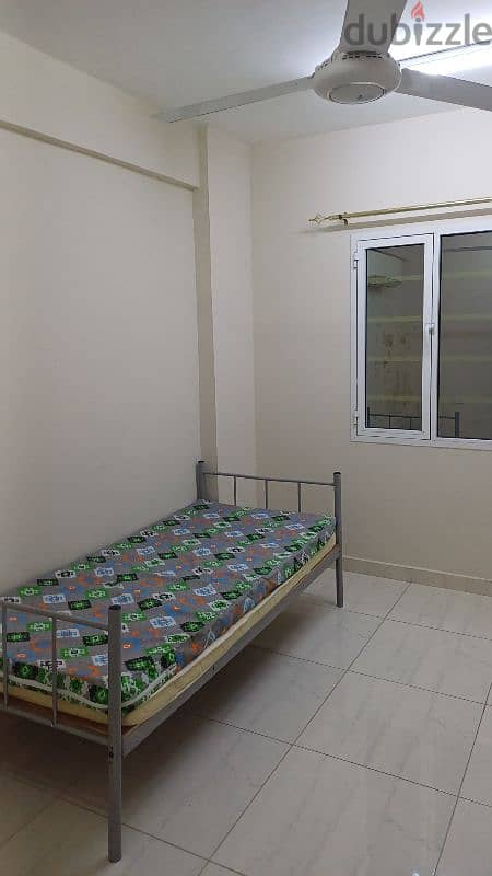 Washing machine,kings size bed, fridge medium,shos rack and single bed 6