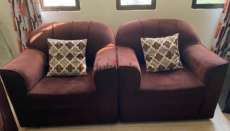 URGENT SALE!!!!! 5 seater Sofaset with FREE tea table 1