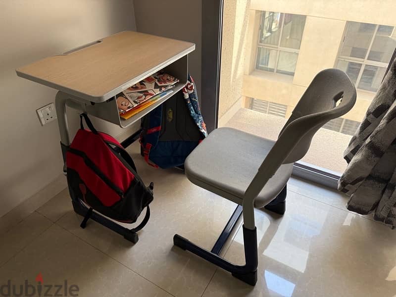 Kids study table and chair 0